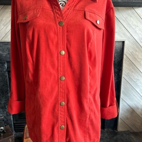 JM Collection 20W Snap Up Top Rolled Sleeves Burnt Orange - Picture 2 of 6